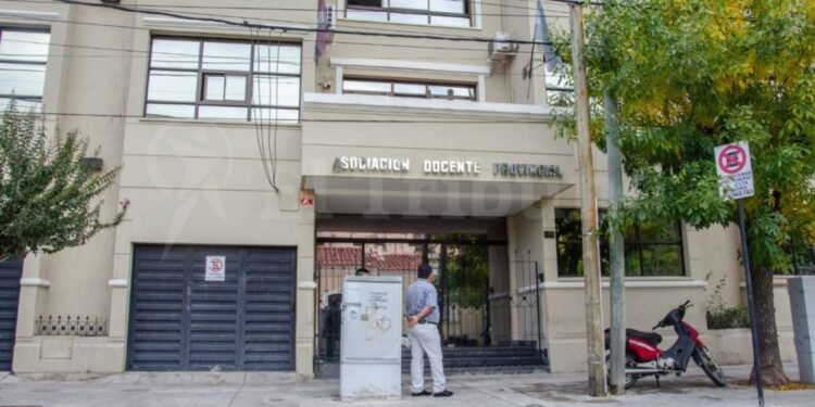 Crisis económica: Aumento en pedidos de asistencia financiera por docentes en Salta