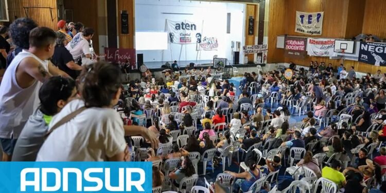 ATEN acepta la propuesta salarial del gobierno en Neuquén y cierra paritaria docente para 2026