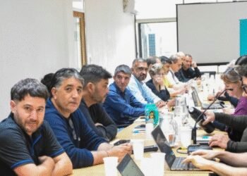 Paritarias en Provincia de Buenos Aires: docentes y estatales aún esperan definiciones sobre salarios