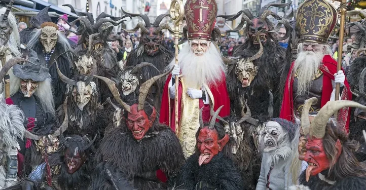Krampus resurge en la Navidad: la inquietante figura que castiga a los desobedientes
