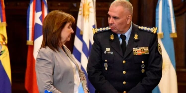 Escándalo en el SPF: investigan a Martínez por irregularidades en licitaciones de comida