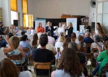 La Plata recibió equipamiento escolar para 29 escuelas: mejora en la educación infantil