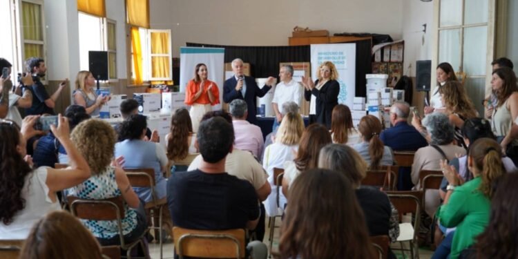 La Plata recibió equipamiento escolar para 29 escuelas: mejora en la educación infantil