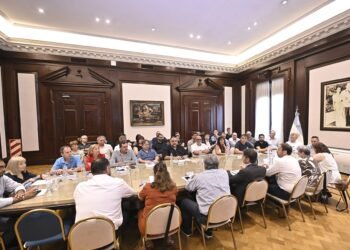 La Provincia de Buenos Aires dejará abierta la paritaria hasta enero de 2026