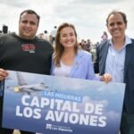 Milei celebra la llegada de los F-16 en Córdoba mientras la vicegobernadora mira desde el público