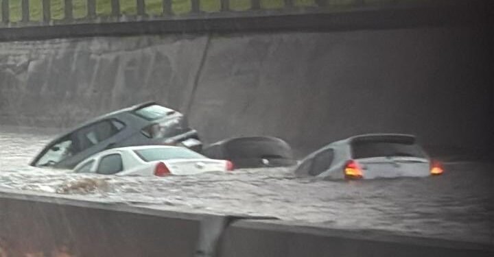 Temporal en el AMBA: autos atrapados en la Panamericana a horas de Nochebuena