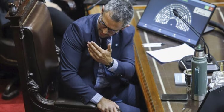 La reforma laboral a la espera: ¿se quemaron los puentes políticos de LLA?