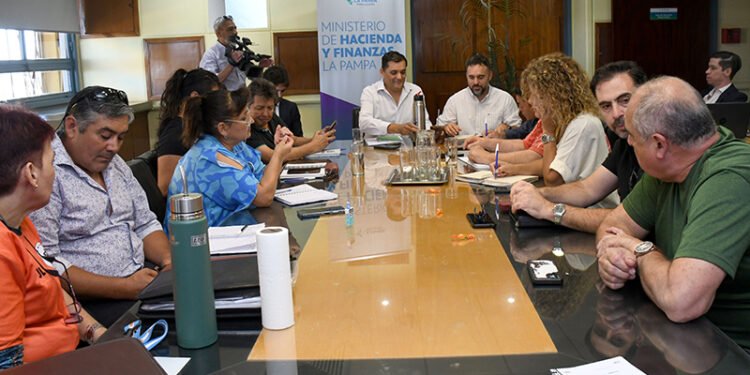 El Gobierno Provincial propone aumento salarial superior a la inflación para 2025