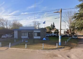 Hallan a joven muerta bajo su cama en Córdoba: su madre es la principal sospechosa