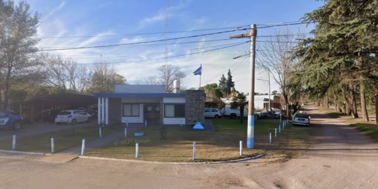 Hallan a joven muerta bajo su cama en Córdoba: su madre es la principal sospechosa