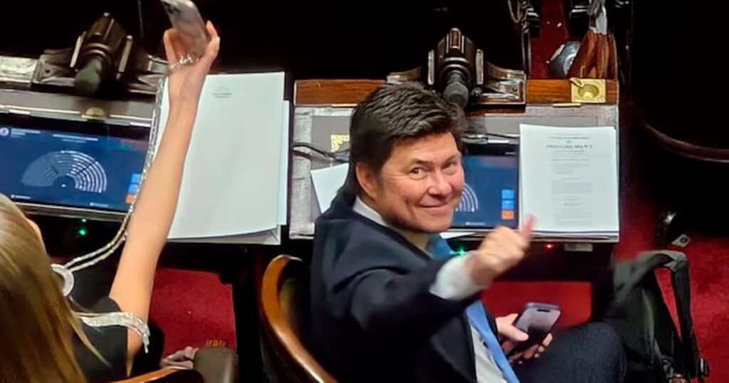 Lisandro Almirón humilló al oficialismo y dejó a todos boquiabiertos en el Congreso