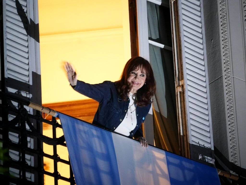 La Corte ratificó que Cristina Kirchner seguirá con tobillera electrónica y arresto domiciliario