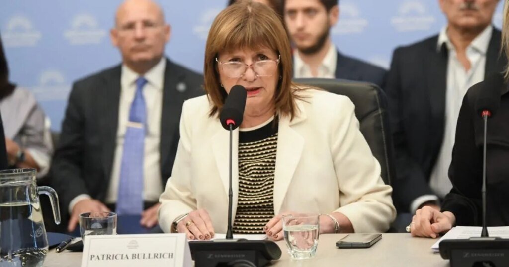 Bullrich acelera el juego en el Senado: busca dos votos clave para la reforma laboral