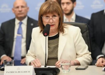 Bullrich acelera el juego en el Senado: busca dos votos clave para la reforma laboral