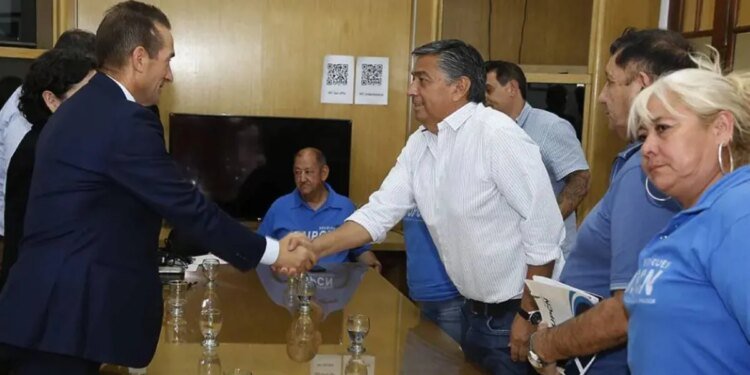 Gobierno y UPCN sellan acuerdo salarial que trae tranquilidad a empleados estatales