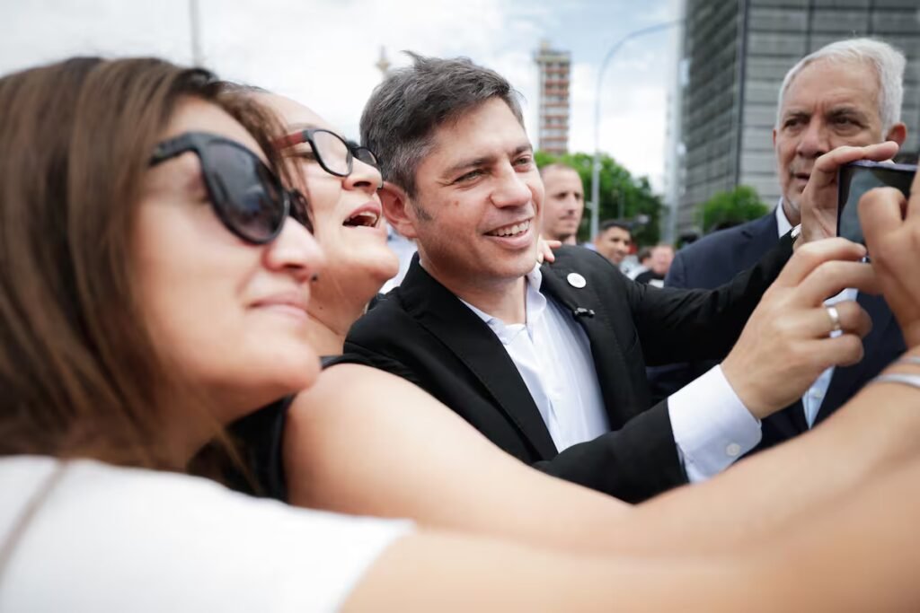 Kicillof urge a Caputo a aprobar deuda de US$3685 millones en medio de tensiones políticas