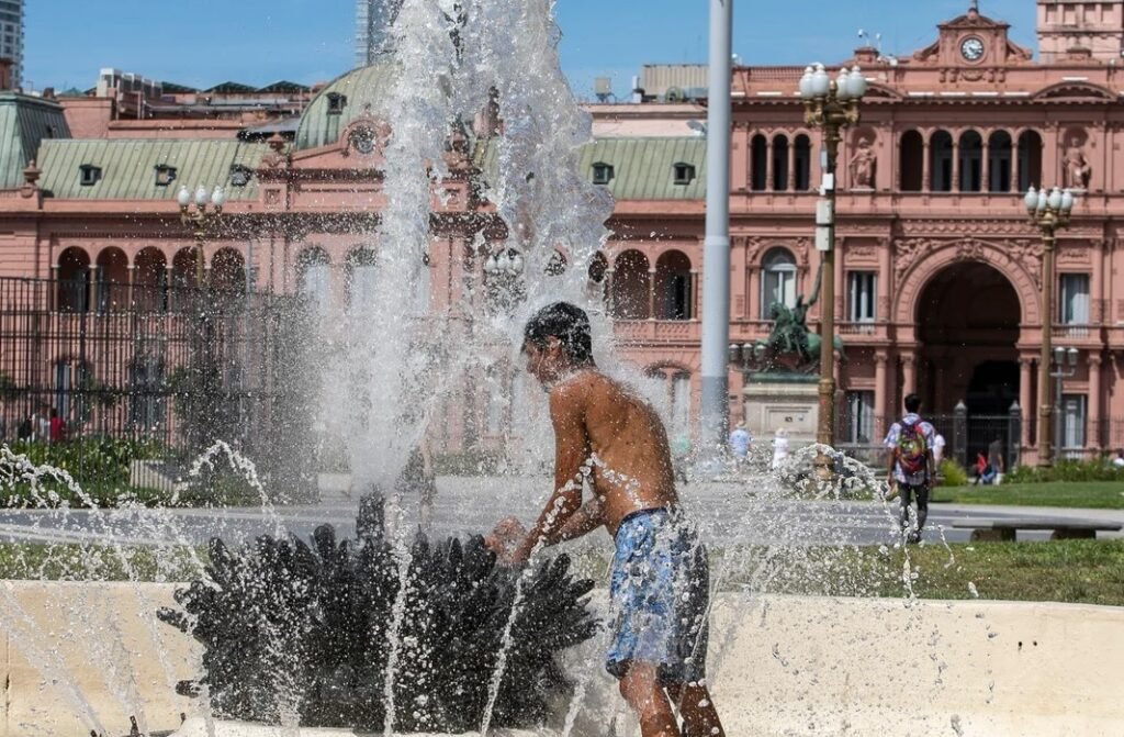 Calor intenso en Buenos Aires: más de 200 personas atendidas por golpes de calor