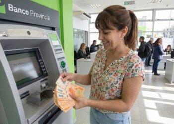 Aprobación de deuda en Buenos Aires asegura aguinaldo y complica aumento salarial de diciembre