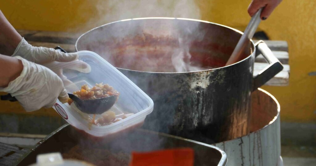 La Provincia lanzó el primer recetario del SAE con 135 recetas para comedores escolares