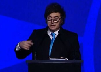 Milei cierra cena de Fundación Faro y lanza dura crítica a la "corrupción" del Estado