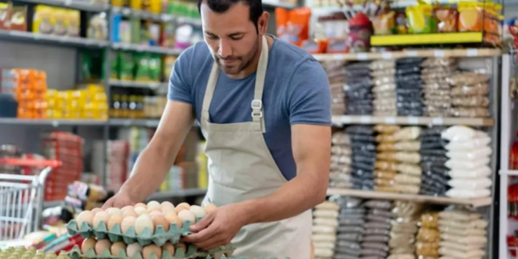 Acuerdo en el comercio: nueva suma fija y revisión salarial para marzo de 2026