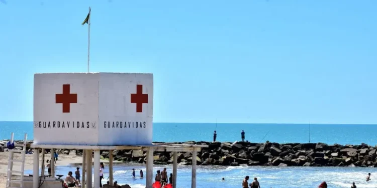 Mar del Plata alcanza un acuerdo paritario beneficioso para los guardavidas este verano