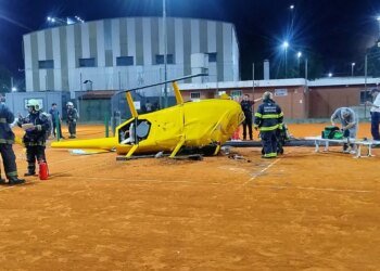 Un helicóptero se derrumbó en el Parque Belgrano: tres heridos, el piloto en estado crítico