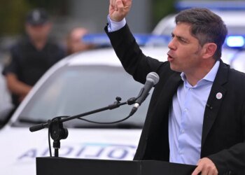 Kicillof calificó de desastre la gestión de Milei y advirtió sobre el duro impacto en el turismo