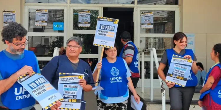 UPCN realiza paro en el Hospital San Roque para exigir reapertura de paritarias en Entre Ríos