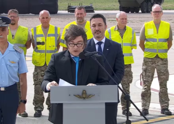 Milei presentó los F-16 en Córdoba y los aviones hicieron un vuelo rasante por Buenos Aires