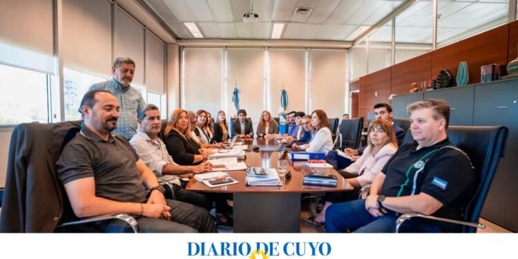 Paritaria docente en San Juan: el Gobierno mejora su oferta y gremios la evaluarán con las bases