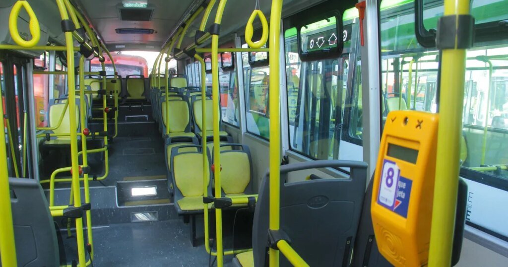 Micros paralizados: miles de pasajeros afectados por un sorpresivo paro en el AMBA