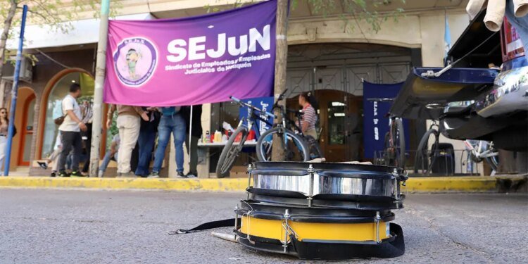 Paritaria 2026 en Neuquén: Sejun rechaza propuesta del TSJ y espera mejora salarial urgente