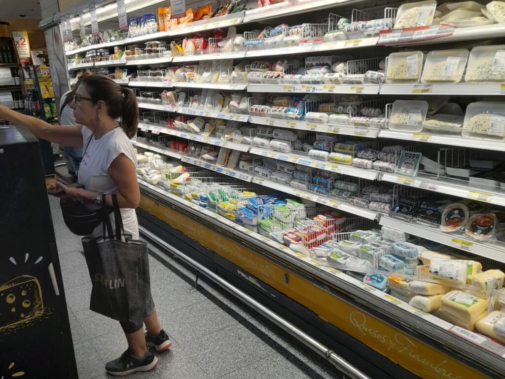 Alerta sanitaria: hallaron Listeria en queso de La Serenísima, extremo cuidado requerido