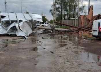 Destrucción y cortes de luz en Carlos Casares tras un potente temporal en la Provincia de Buenos Aires