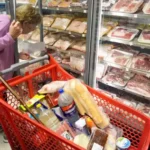 La inflación en diciembre alcanzó el 2,8% y acumula 31,5% en todo 2025