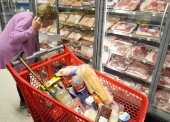La inflación en diciembre alcanzó el 2,8% y acumula 31,5% en todo 2025