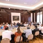 Gobierno de Kicillof convoca a gremios en la primera reunión paritaria del año