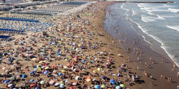 Testigos relatan el meteotsunami que sorprendió en Mar del Plata: un muerto y 35 heridos