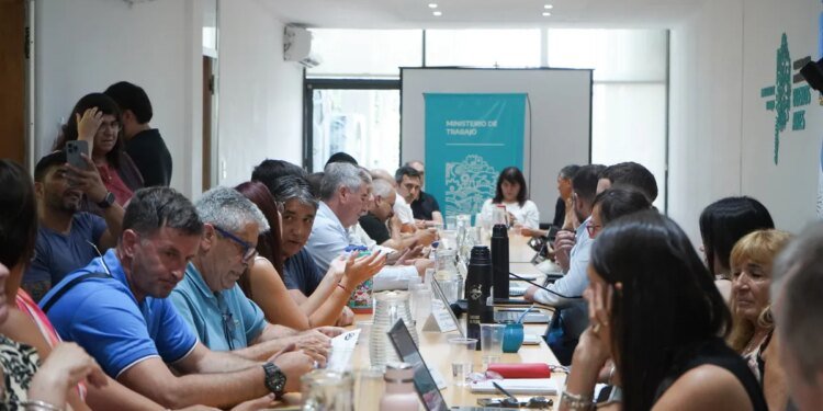Los gremios de la Provincia de Buenos Aires exigen una mejoras en paritarias antes del viernes