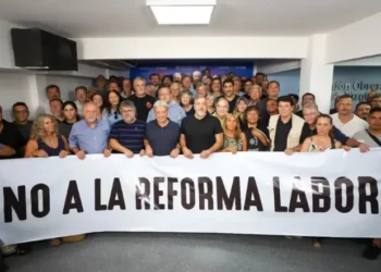 Sindicatos combativos lanzan plan de lucha contra la reforma laboral de Milei en todo el país