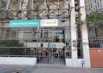 El gobierno de la Provincia de Buenos Aires convoca a paritarias para discutir aumentos salariales