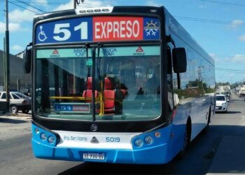 Conflicto salarial: la UTA rechaza aumento y amenaza con paro de colectivos en breve