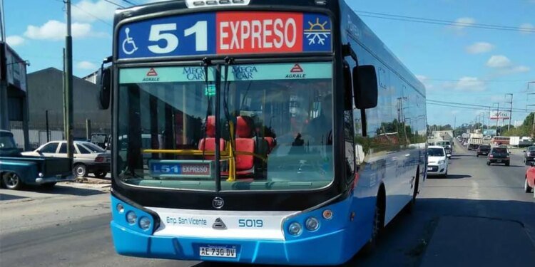 Conflicto salarial: la UTA rechaza aumento y amenaza con paro de colectivos en breve