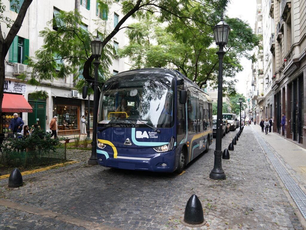 Los e-buses porteños amplían su recorrido y ahora conectan Retiro con los cruceros