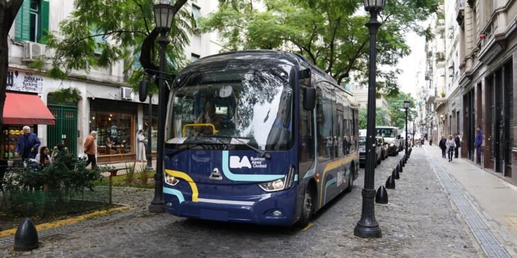 Los e-buses porteños amplían su recorrido y ahora conectan Retiro con los cruceros