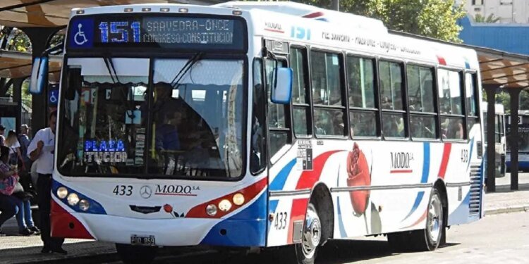 Conflicto UTA: este martes se define si habrá paro en el transporte del AMBA