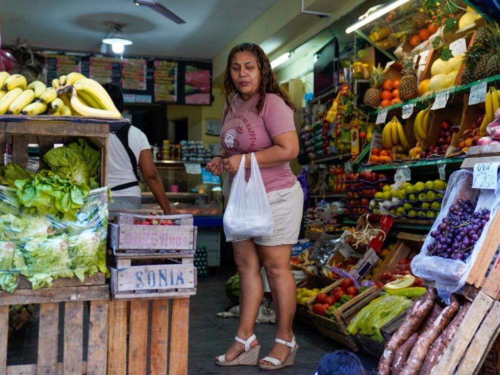 La inflación alcanzó el 2,7% en diciembre y acumula un alarmante 31,8% en el 2025