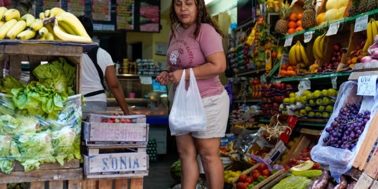 La inflación alcanzó el 2,7% en diciembre y acumula un alarmante 31,8% en el 2025