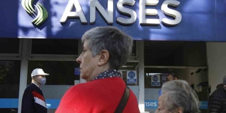 Anses anunció el nuevo bono para jubilados: ¿cuánto se cobrará en enero de 2026?